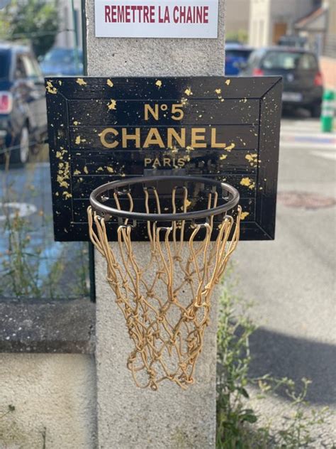 tableau panier de basket chanel|chanel's basketball game.